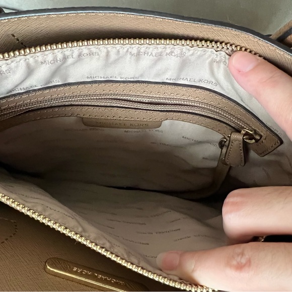 Michael Kors purse - Picture 6 of 6